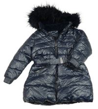 Tmavomodrá šusťáková zimní bunda s páskem a kapucí M&S