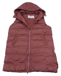 Mahagonová šusťáková prošívaná zateplená dlouhá vesta s kapucí Yigga