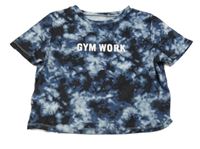 Tmavomodré batikované sportovní crop tričko s nápisem