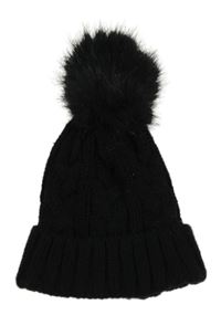 Černá pletená čepice s bambulí