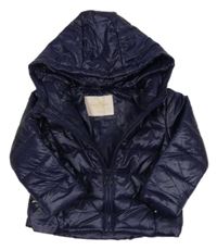 Tmavomodrá šusťáková prošívaná zateplená bunda s kapucí 