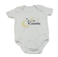 Bílé body s nápisem 