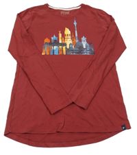 Vínové triko s městem 