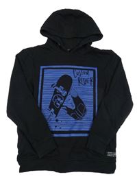 Černá mikina se skejtem a kapucí George