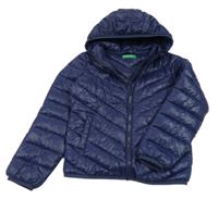 Tmavomodrá šusťáková prošívaná zimní bunda s kapucí Benetton