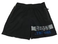 Černé sportovní kraťasy s nápisem 