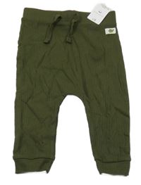 Nové - Khaki žebrované lehké tepláky s nášivkou Nutmeg