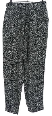 Dámské černo-bílé vzorované harémové kalhoty F&F