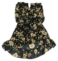 Černo-zlaté vzorované šifonové šaty s kytičkami a volánky