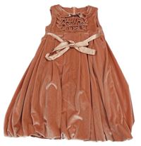 Starorůžové sametové šaty s volánky