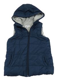 Tmavomodrá šusťáková zateplená vesta s kapucí