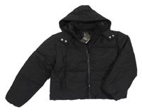 Nové - černá prošívaná šusťáková zimní crop bunda s kapucí New Look
