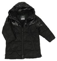 Černý šusťákový zimní kabát se šusťákovými prvky a kapucí zn. George