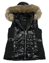 Černá šusťáková lesklá zateplená vesta s kapucí River Island