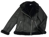 Černý koženkový zateplený křivák s kožešinou a pžezkami M&S