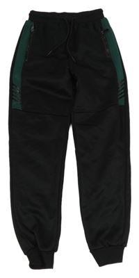 Černé sportovní tepláky s pruhy