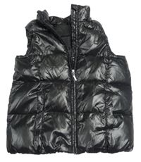 Černá šusťáková zateplená vesta s logem Benetton