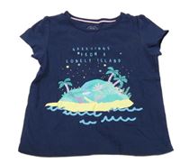 Tmavomodré tričko s ostrovem a nápisy 