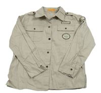 Světlešedá košile s nášivkou 