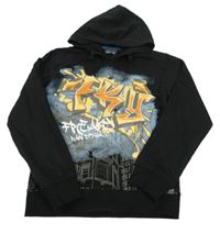 Černá mikina s graffiti a kapucí