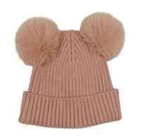 Světlerůžová žebrovaná čepice s bambulemi 