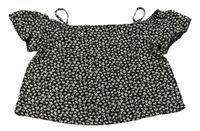 Černá crop halenka s kytičkami M&Co.
