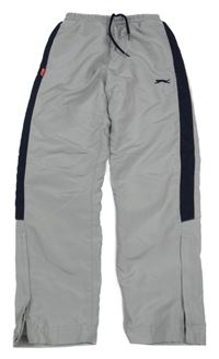 Světlešedo-tmavomodré šusťákové sportovní kalhoty s logem Slazenger