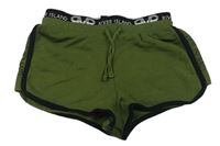 Khaki-černé teplákové kraťasy s nápisy River Island