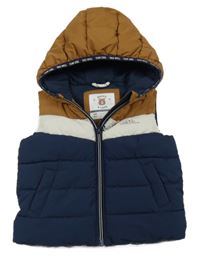 Hnědo-bílo-tmavomodrá šusťáková zateplená vesta s kapucí C&A
