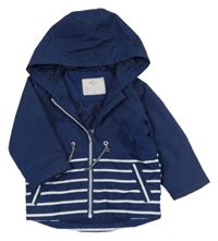 Tmavomodrá šusťáková zateplená bunda s proužky a kapucí 