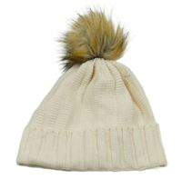 Smetanová pletená čepice s bambulí 