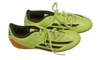 Žluto-oranžové nepromokavé kopačky s pruhy Adidas  vel. 36