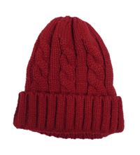 Červená pletená čepice 