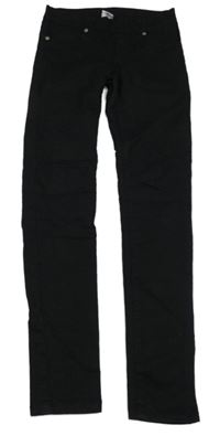 Černé riflové džegíny Page one young