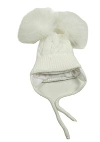 Bílá pletená čepice s bambulí