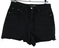 Dámské černé riflové kraťasy Boohoo 