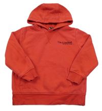 Červená mikina s nápisem a kapsou a kapucí George