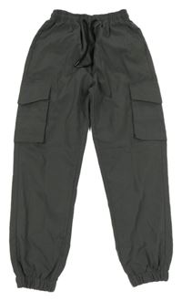 Tmavošedé šusťákové kalhoty s kapsami 