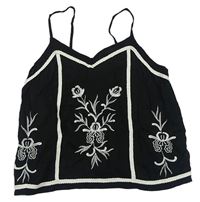 Černý crop top s výšivkami květů New Look