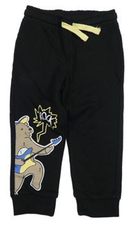 Černé tepláky s medvědem