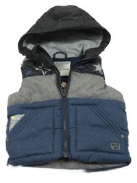 Modro-šedá šusťáková zateplená vesta s hvězdičkami a kapucí Next