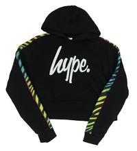 Černá crop mikina s logem a barevným vzorem a kapucí zn. hype.