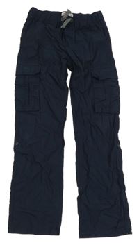 Tmavomodré plátěné kalhoty s kapsami C&A