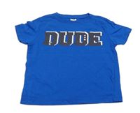 Modré tričko s nápisem 