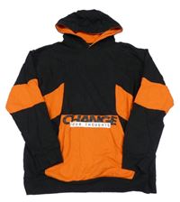 Černo-oranžová mikina s  nápisem a kapucí 