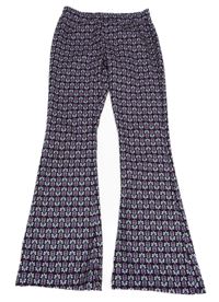 Černé vzorované flare kalhoty s kytičkami