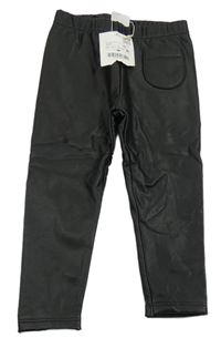 Nové - Černé koženkové legíny Zara