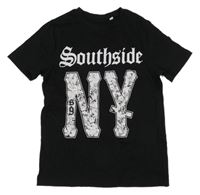 Černé tričko s písmenky a nápisem C&A