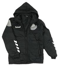 Černá šusťáková zateplená bunda s kapucí Hummel