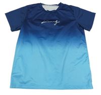 Modro-tmavomodré sportovní tričko s nápisem 